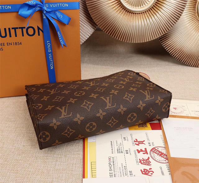 Louis Vuitton monogram canvas toiletry pouch 26 M47542 