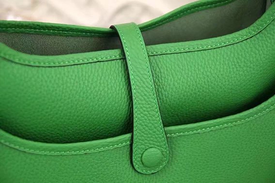 Hermes original togo leather evelyne pm shoulder bag E28 green