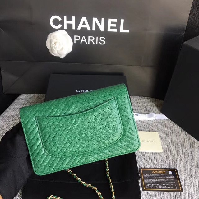 CC original grained leather woc chain bag 33814-8 green