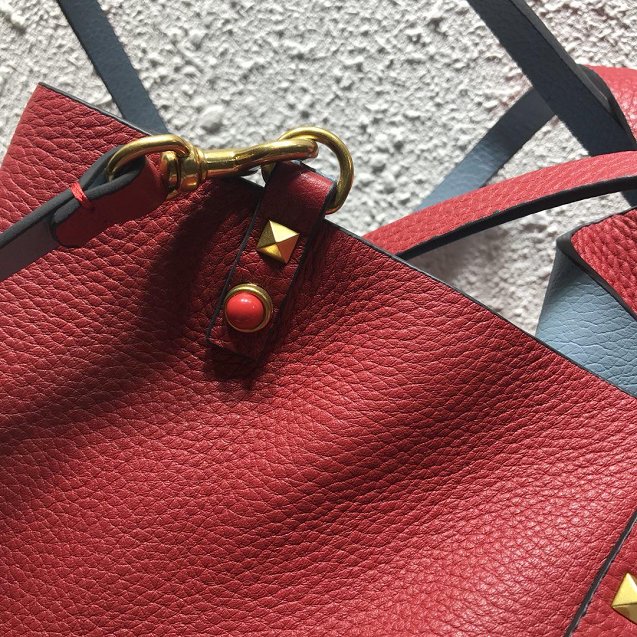 Valentino Garavani Rockstud calfskin shopper bag 0579 red&blue