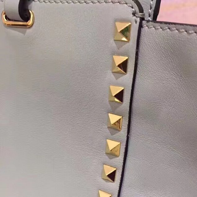 Valentino original smooth calfskin rockstud large tote bag 0970 light blue