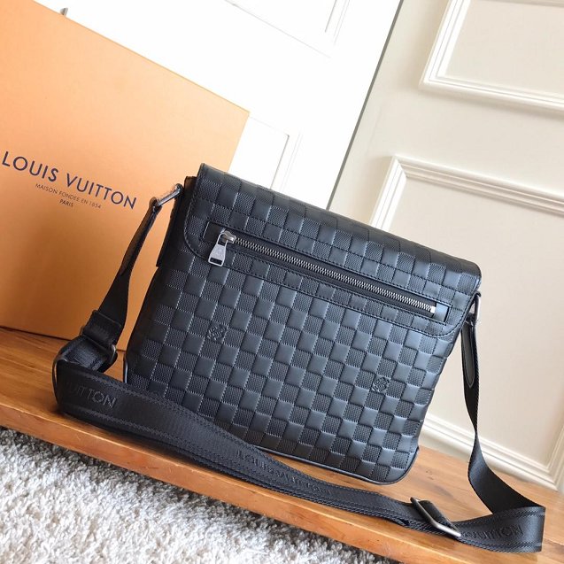 Louis vuitton original Damier Infini leather district pm N42438