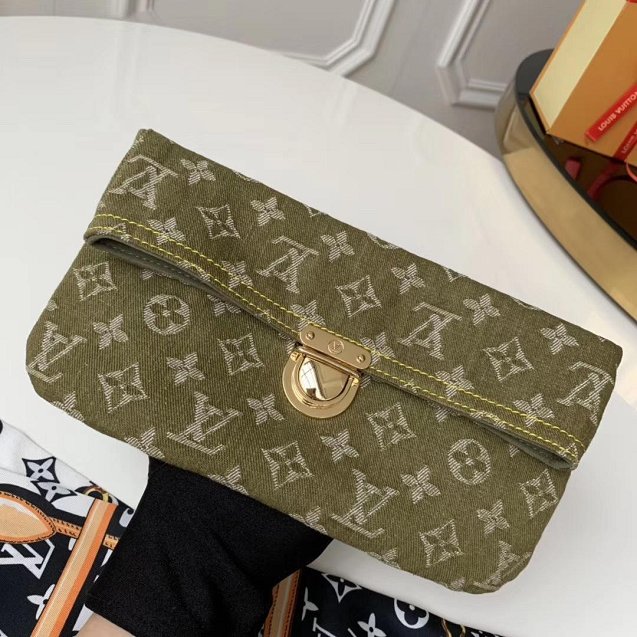 2019 Louis vuitton original denim clutch purse M44472 green