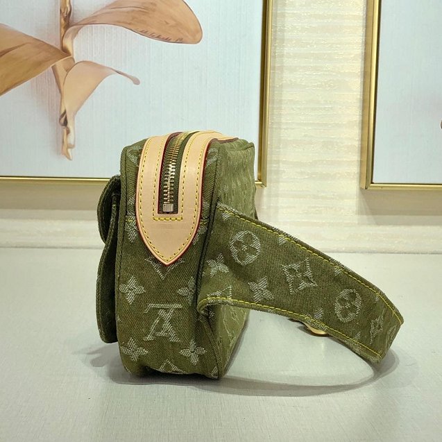 2020 Louis vuitton original denim waist bag M44466 green