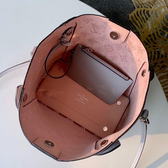 2019 louis vuitton original mahina leather hina pm M53938 pink