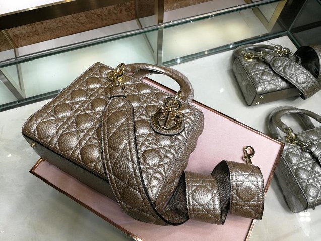 2019 Dior original grained calfskin medium lady bag M0565 light gold