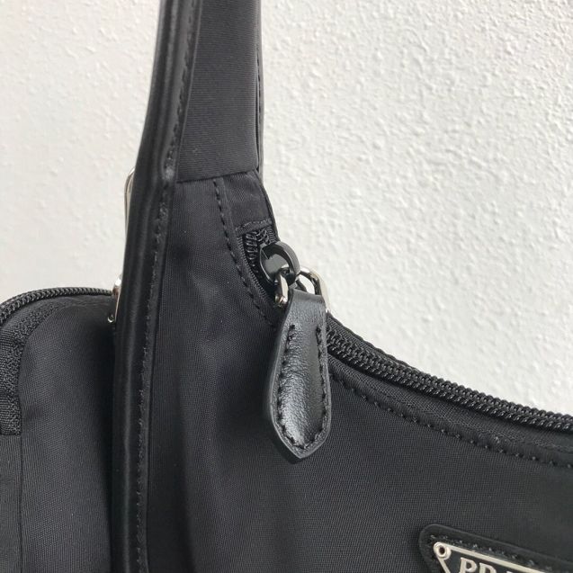 Prada original nylon re-edition 2000 hobo bag 1BC114 black