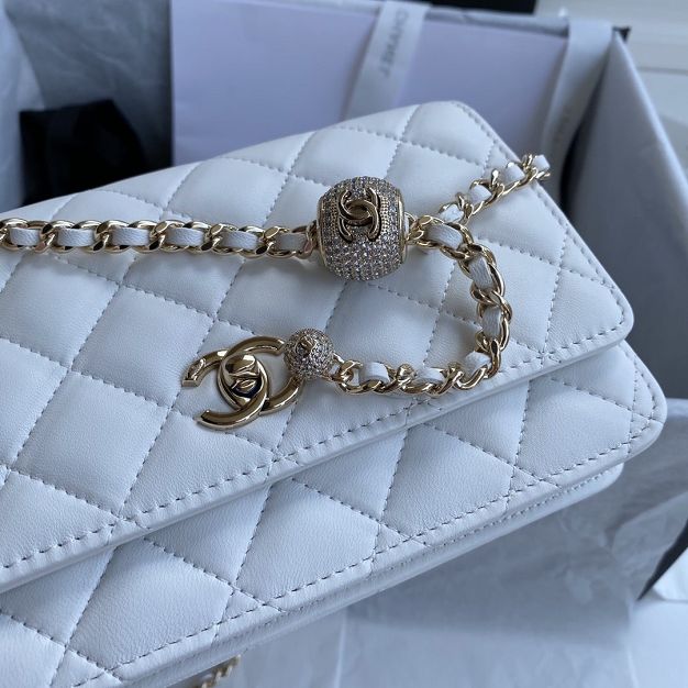 2020 CC original lambskin wallet on chain AP1450 white(diamond ball)