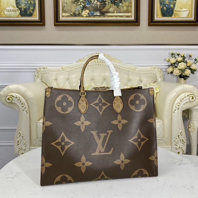 Louis vuitton original monogram giant canvas onthego tote bag GM M44576