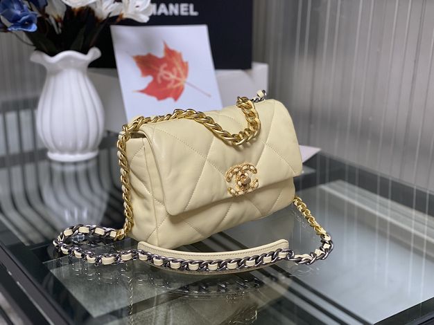 2021 CC original lambskin small 19 flap bag AS1160 cream