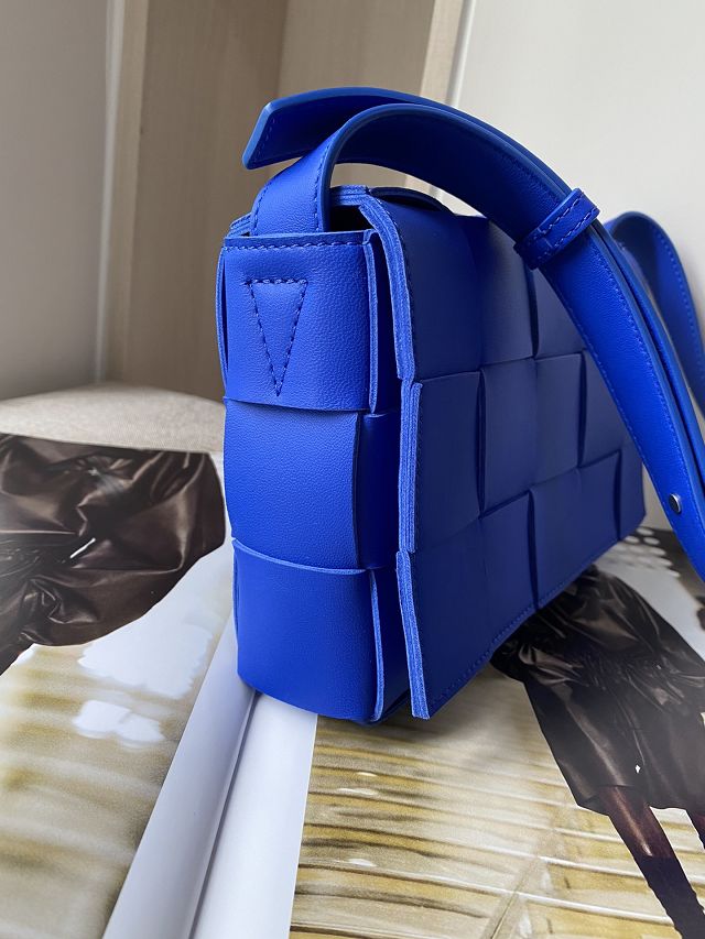 BV original lambskin cassette crossbody bag 578004 cobalt