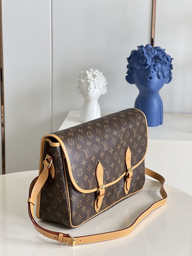 Louis vuitton original monogram canvas boulogne M51273