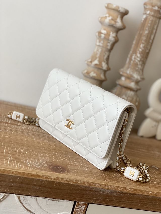 CC original lambskin wallet on chain AP2923 white