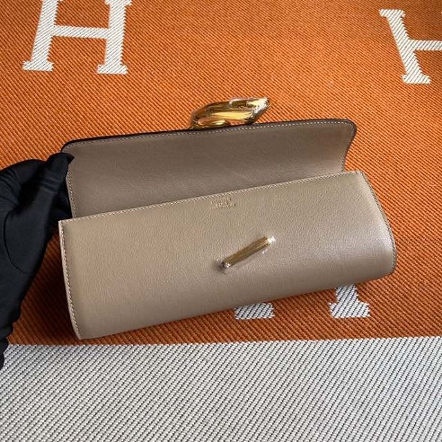 Hermes original swfit leather egee clutch E001 trench