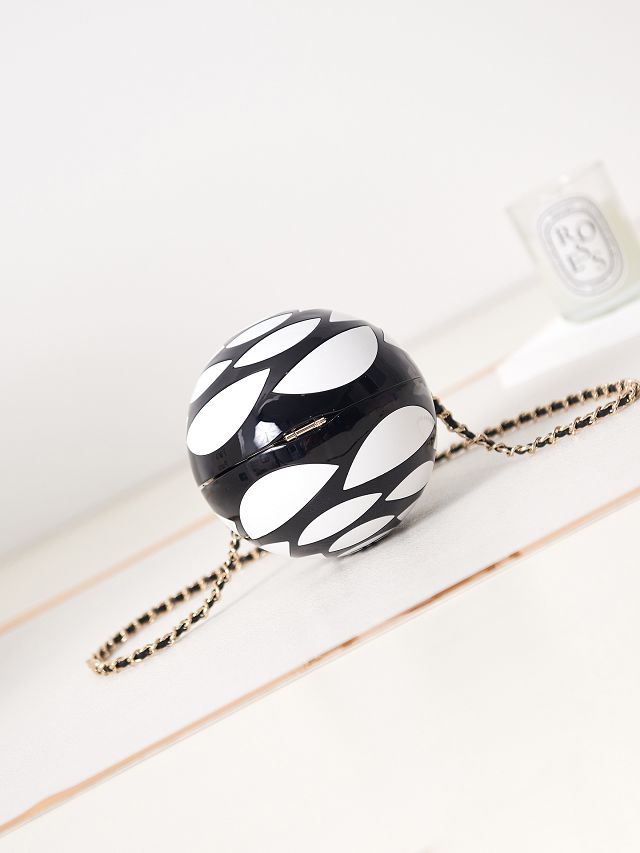 CC original enamel clutch with chain AP3716 black&white