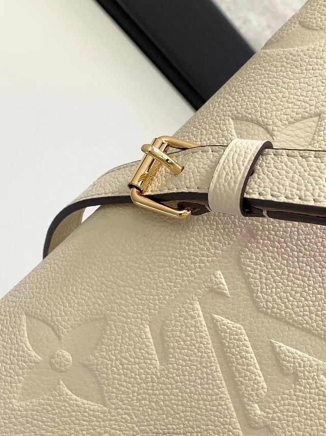 2024 Louis vuitton original calfskin onthego east west M23641 white