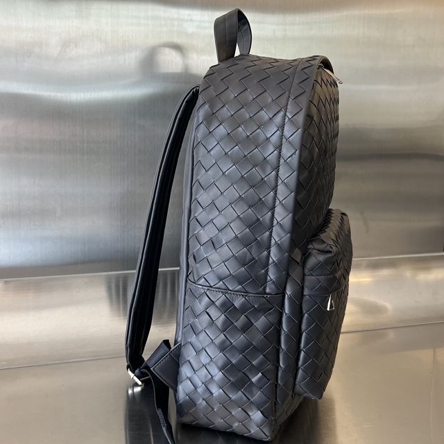 BV original calfskin medium intrecciato backpack 730732 space