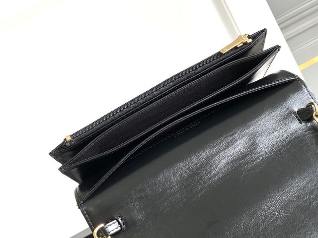 CC original calfskin clutch with chain AP3785 black