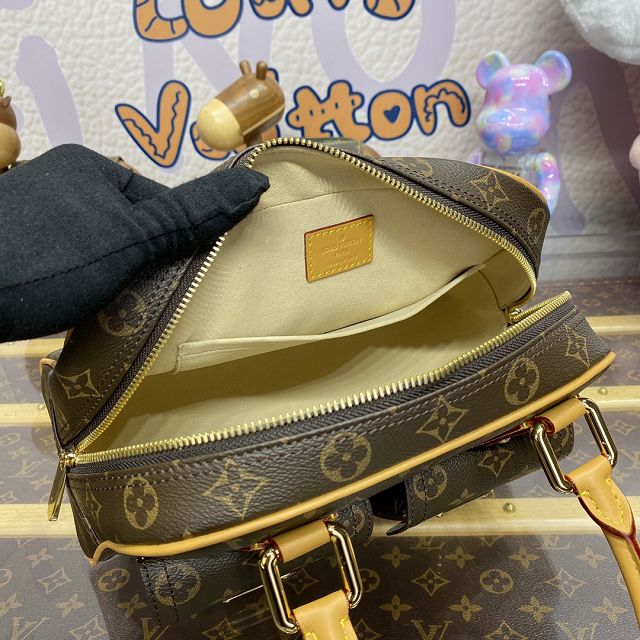 Louis vuitton original monogram canvas tote handbag M40026