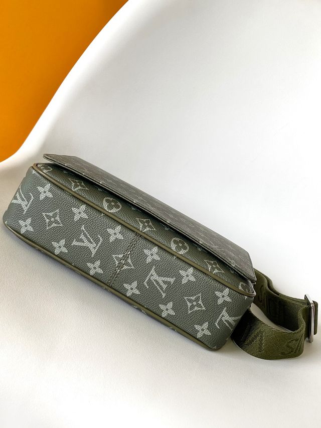 Louis vuitton original monogram canvas district messenger bag M11593 green