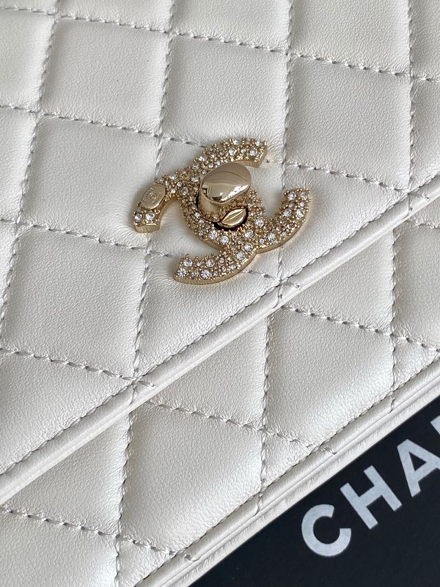 CC original lambskin wallet on chain AP4323 white