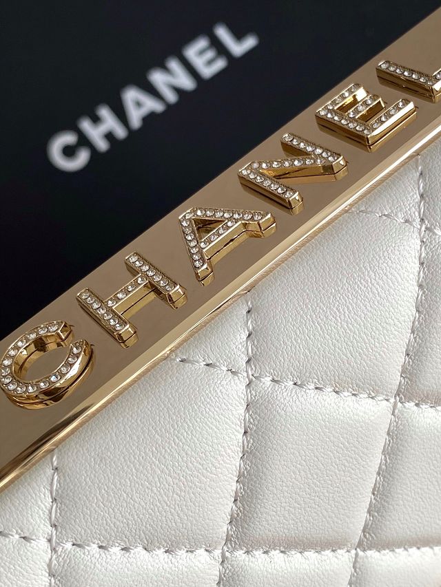 CC original lambskin wallet on chain AP4323 white