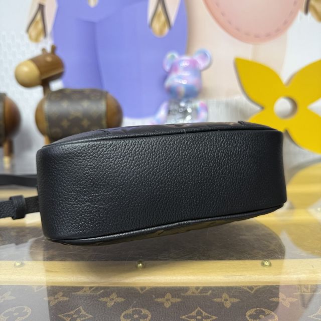 Louis vuitton original calfskin tiny camera bag M25518 black