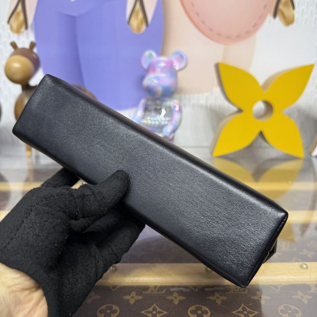 Louis vuitton original calfskin pochette cosmetique MM M15206 black