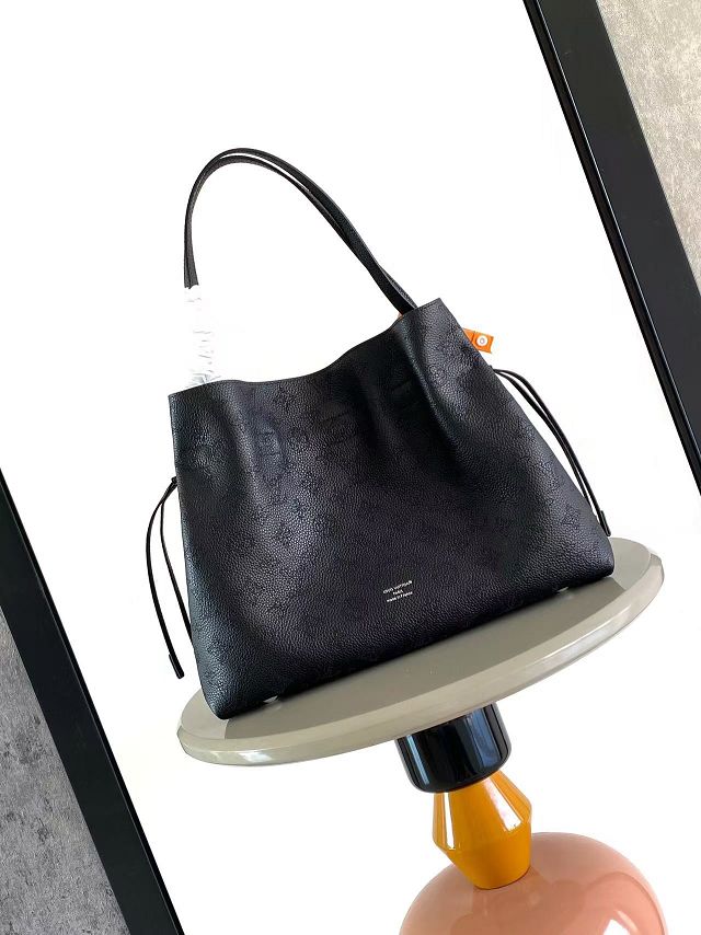 Louis vuitton original mahina leather boundless handbag M13179 black