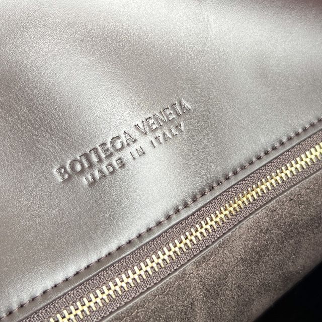 BV original calfskin medium liberta bag 806034 fondant