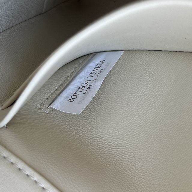 BV original lambskin knot lock bag 817191 sea salt