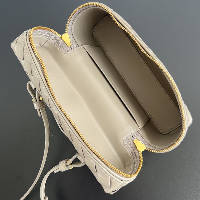 BV original calfskin bang bang vanity case 789109 pinecone