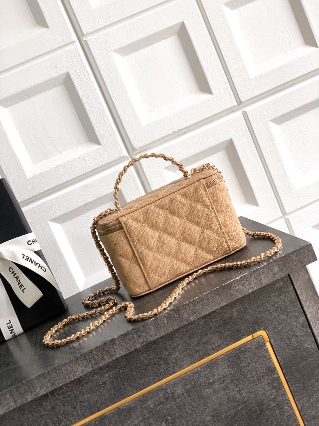 CC original grained calfskin vanity with chain AP4940