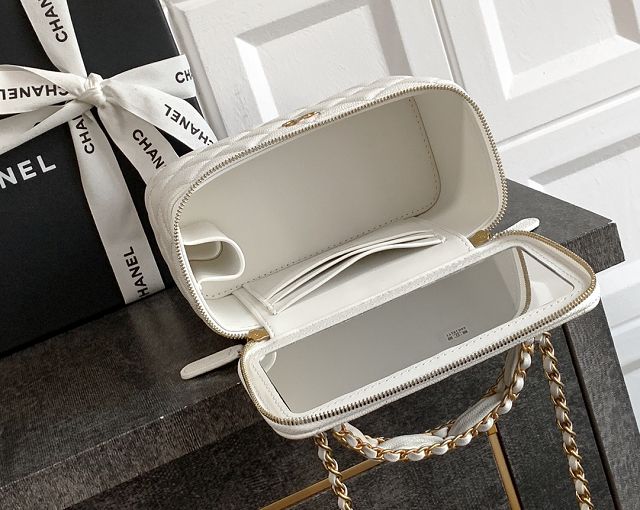 CC original grained calfskin vanity with chain AP5183 white