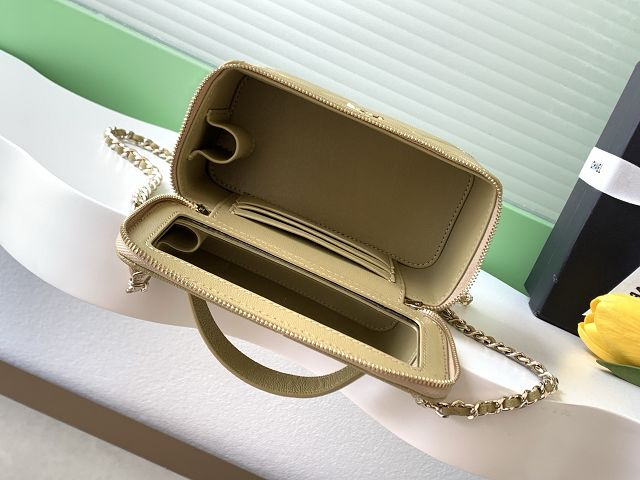 CC original grained calfskin vanity with chain AP4936 khaki green