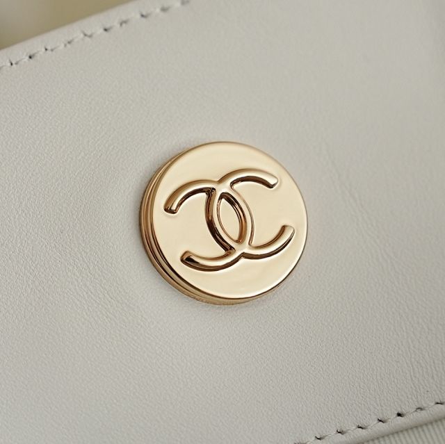 CC original lambskin medium shopping bag AS6240 white